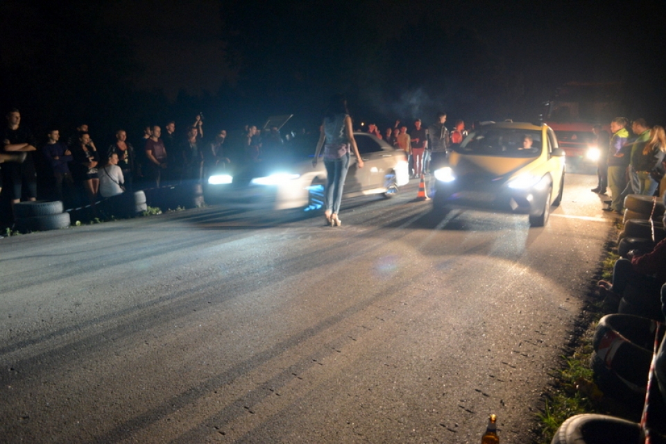 В Киеве - бум ночных нелегальных гонок 