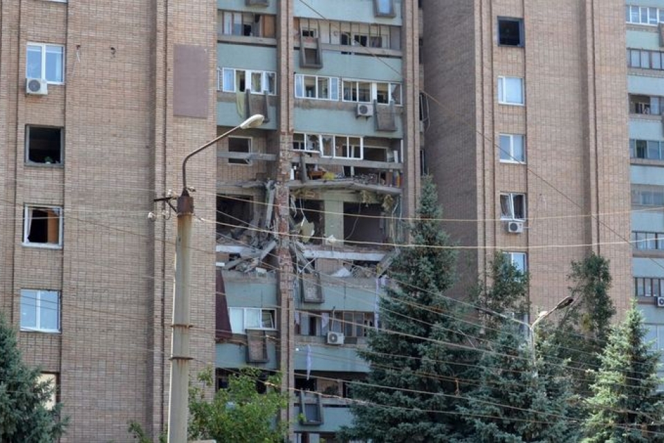 В Луганске взрыв уничтожил несколько квартир в многоэтажке
