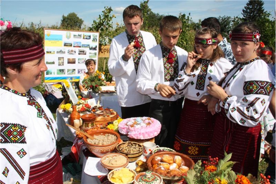 Кулинарные фестивали Украины: сало, борщ и брынза