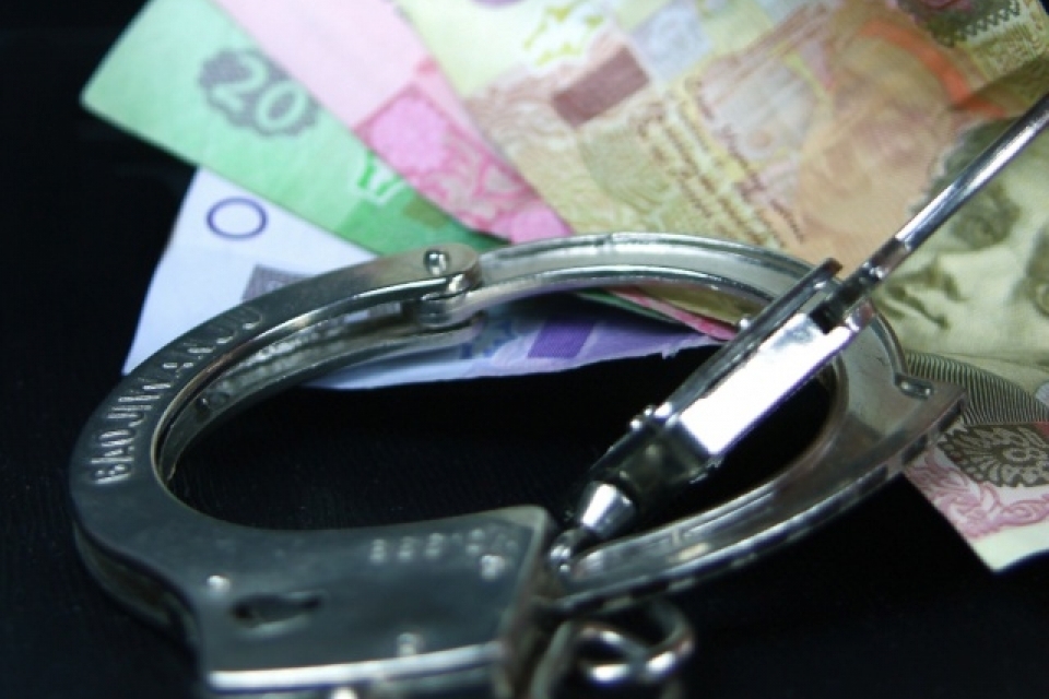 Двое киевских судей требовали взятку в 7 тыс. долларов