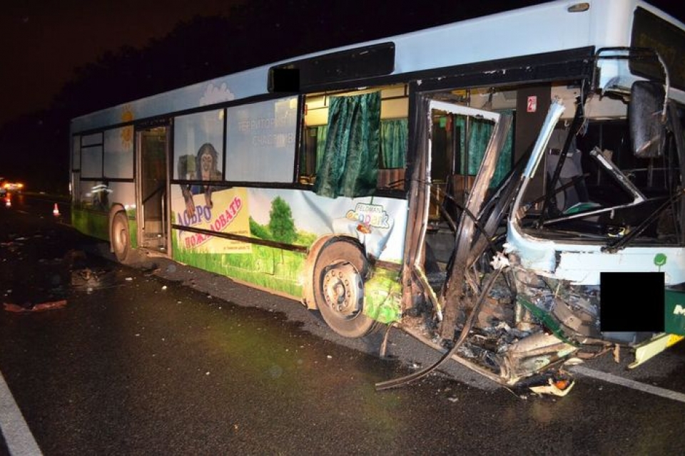 В Харькове «Тойота» столкнулась с пассажирским автобусом