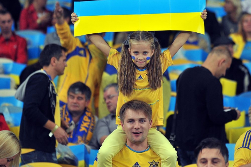 Лица болельщиков на матче Украина - Англия