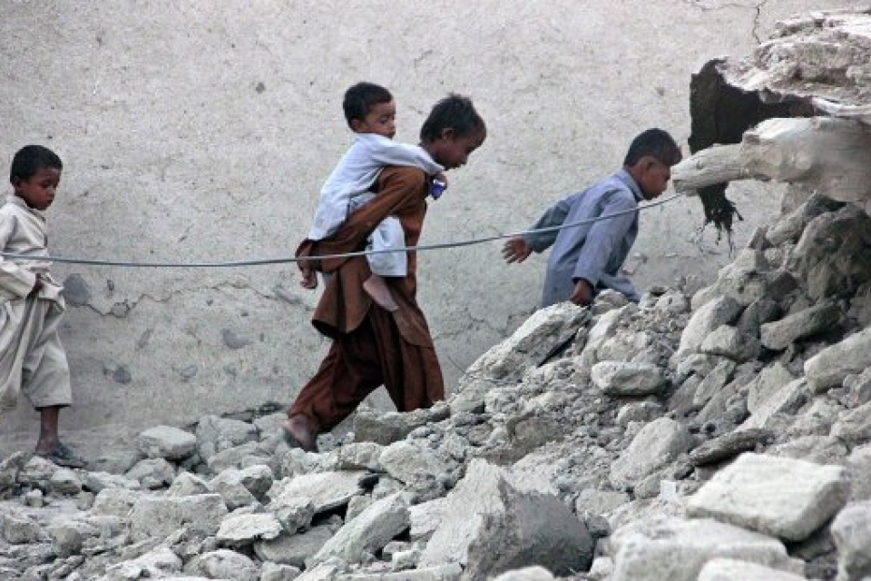 В Пакистане землетрясение забрало жизни 243 человек