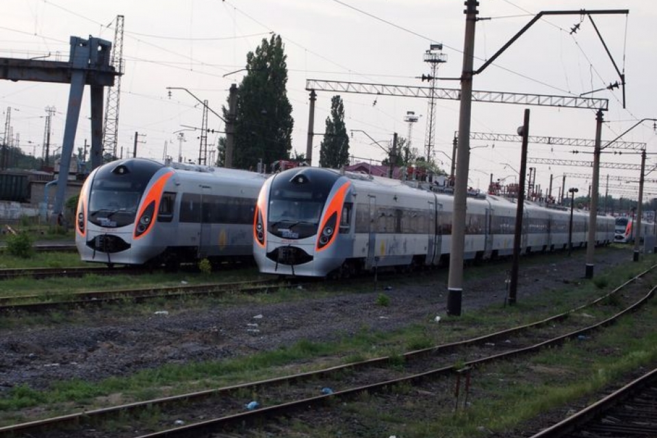 Пассажир «Хюндая» выиграл суд за три часа, проведенных в поломанном поезде