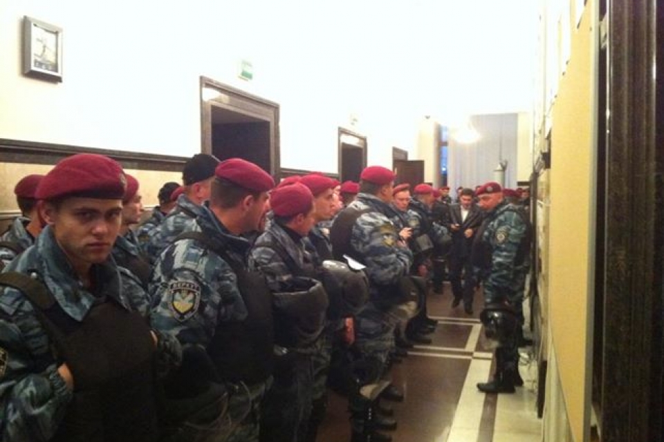 Бойцы «Беркута» оккупировали Киевсовет