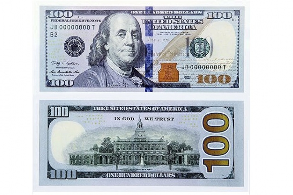 США запустили в оборот новую 100-долларовую купюру