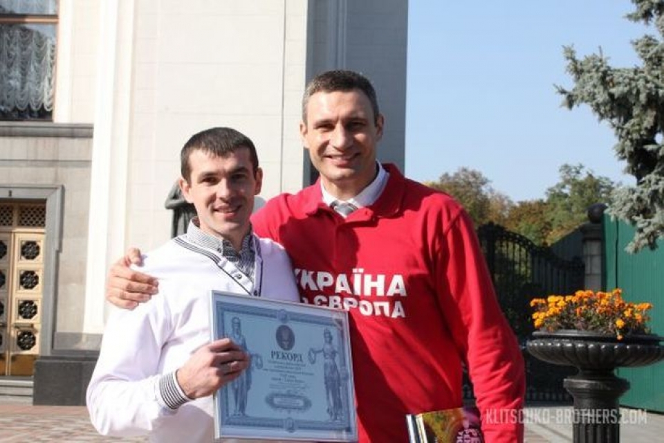 Главный фанат братьев Кличко стал рекордсменом Украины