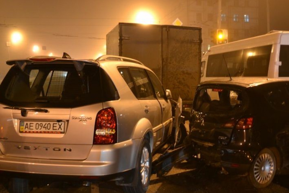 Пьяный водитель протаранил восемь авто в Днепропетровске