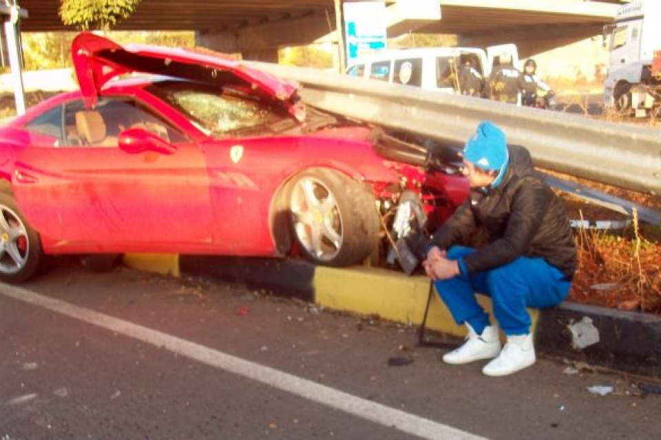 Милевский попал в аварию и разбил свой «Феррари» в Турции