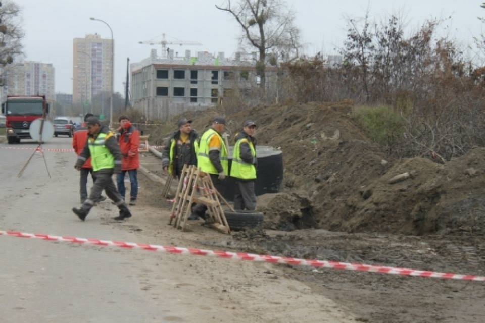 Киевляне боятся взрыва из-за аварии газопровода в Голосеево