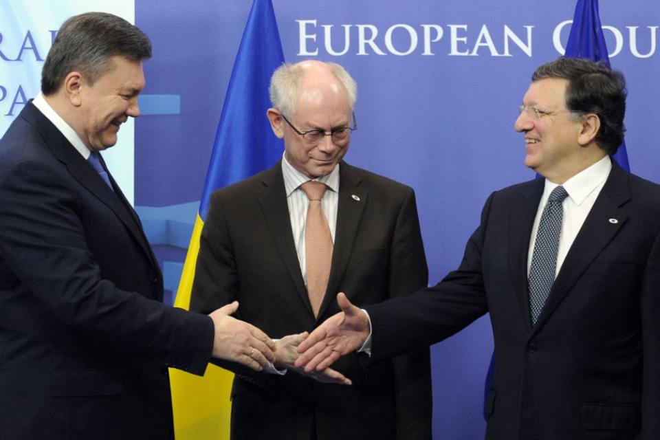 Евросоюз осудил Россию за давление на Украину