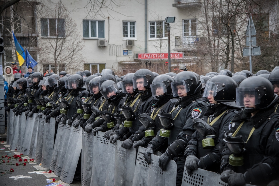 Милиция окружает Майдан - Яценюк