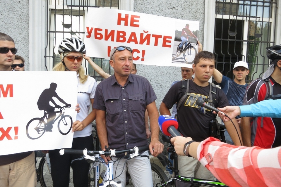 Сбитому в Донецке велосипедисту не компенсируют миллион гривен