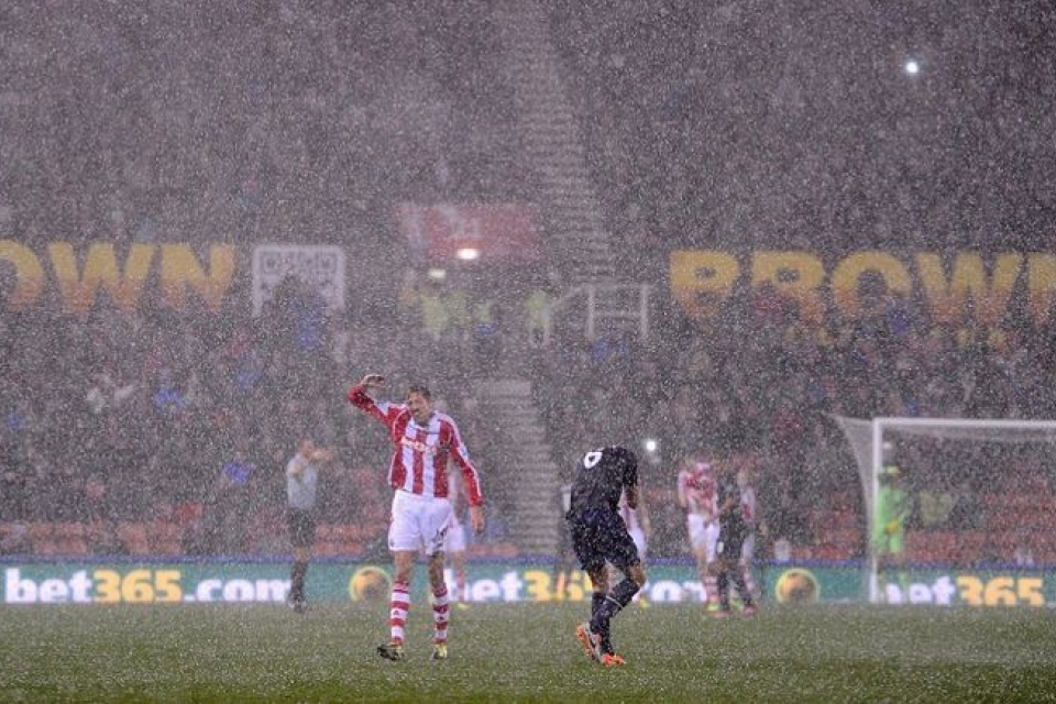 Сильнейший ливень сорвал встречу «Сток Сити» и «Манчестер Юнайтед»