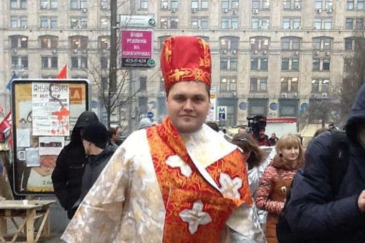 Святой Николай с ангелами поздравил митингующих на Майдане