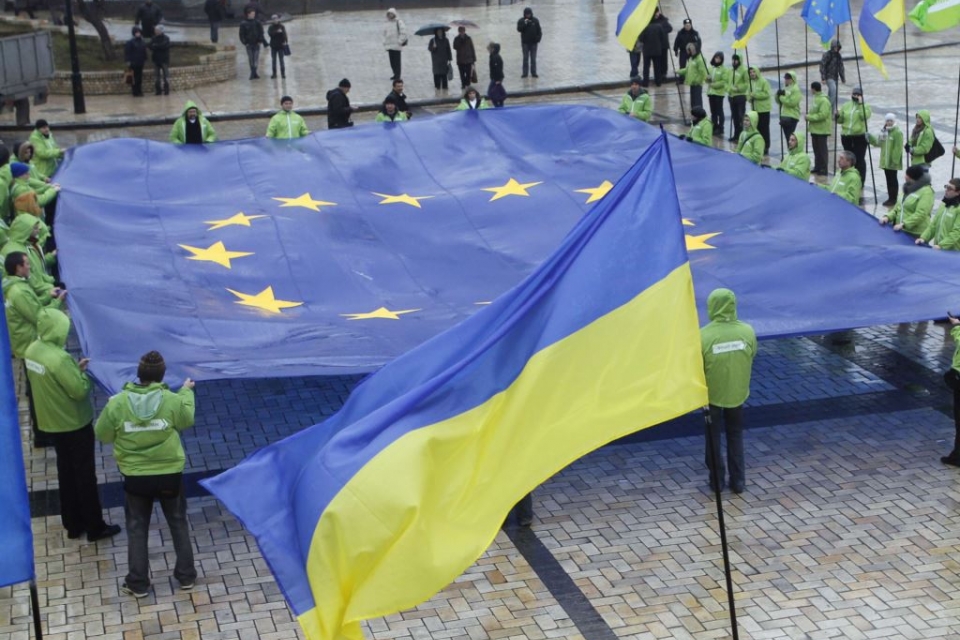 В ЕС поддерживают призывы оппозиции дестабилизировать ситуацию в Украине - политологи