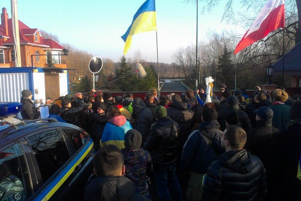 Киевская милиция пригрозила участникам пикетов у «частных домов отдельных граждан»
