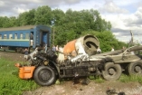 Поезд из Днепропетровска врезался в бетономешалку