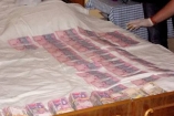 Чиновника из Черновцов поймали на взятке в 100 тысяч долларов