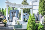 На кладбищах Киева откроют платные кварталы