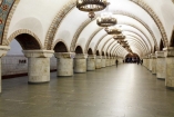 На Сырецко-Печерской ветке метро в Киеве воняет краской