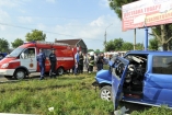 В Черновцах поезд протаранил микроавтобус