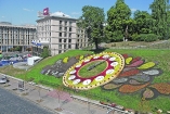На обновление цветочных часов на Майдане ушло 30 000 растений