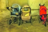 Похитительница колясок играла с ними в дочки-матери