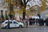 Милиция ищет взрывчатку во львовской школе