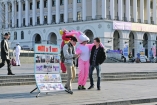Плюшевая мафия: как работают гигантские игрушки на Майдане