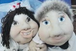 Куклы-талисманы с кружевными задами