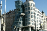 Знаменитый «Танцующий дом» в Праге продан за 18 млн долларов