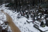 На Полтавщине парень изнасиловал женщину на кладбище