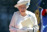 Британскую королеву обвинили в роскошной жизни