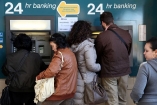 Кипр запретил банкам любые движения по счетам