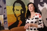 Украинская художница создает портреты знаменитостей из жвачки