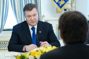 Януковича похвалили за Луценко
