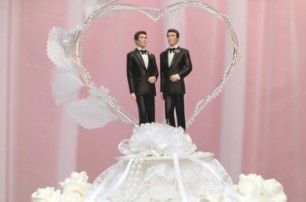 Азарова пугают однополыми браками