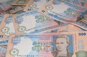 Мошенница из банка оформила "липовые" кредиты в киевском гипермаркете на 1,7 млн гривен