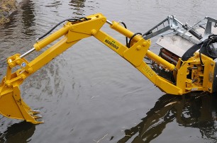 Чудо-машина для чистки водоемов за 1,5 млн грн оказалась в Киеве невостребованной