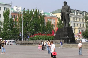 «Свобода» в Донецке хочет идти к Ленину