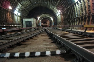 Попов отложил строительство метро на Троещину