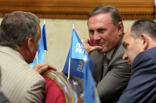 «Регионалы» решат проблему киевских выборов вместо оппозиции