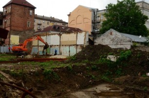 ФОТО: На месте Десятинной церкви возобновили раскопки