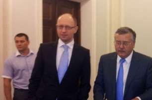 Гриценко рассказал о тайных встречах Яценюка с Януковичем и Левочкиным