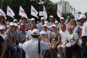Тимошенко признала, что на митинги ходят за деньги