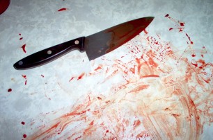 В Полтавской области пациент «Скорой» напал с ножом на врачей и милиционера