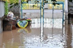 Из-за дождей в Крыму затапливает дома