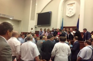 В заседании Киевсовета объявлен перерыв