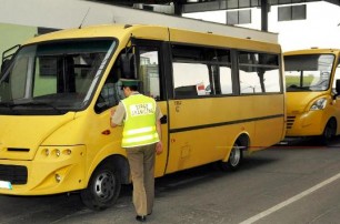 Польские пограничники задержали украинцев на похищенных автобусах